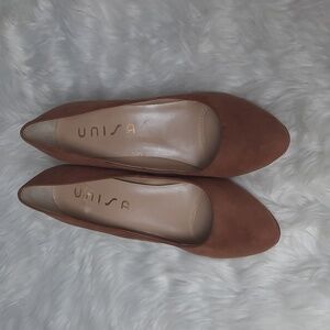 NWOT Unisa untandie pumps size 10 tan 3 inch heel